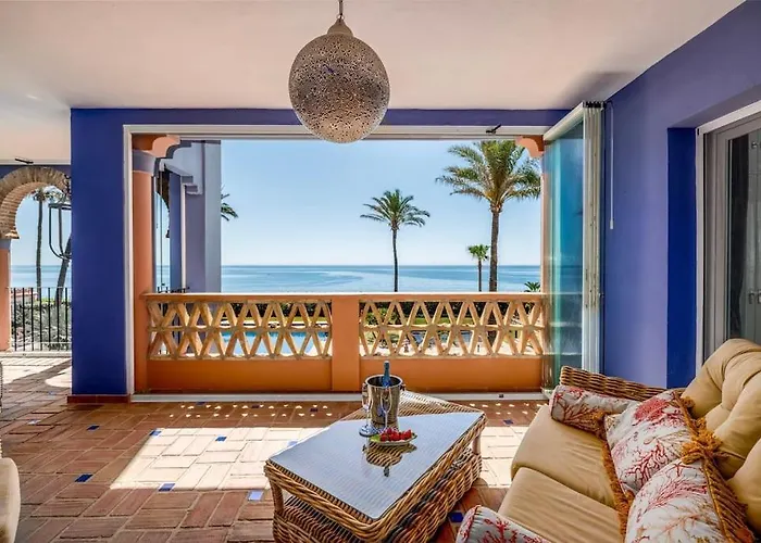 Spacious Seaside Retreat - La Perla Del Mar